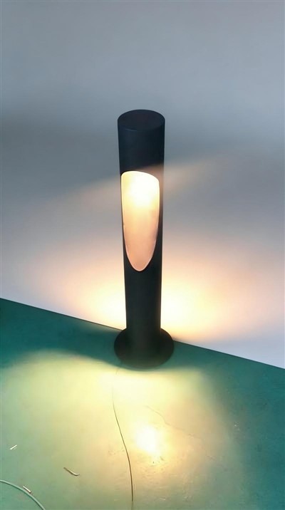 Стоманена градинска лампа Corten- с форма на полумесец